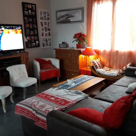 La Maison Familiale Homestay *